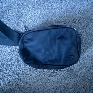 lululemon athletica Black Men's Waist/Crossbody Belt Bag